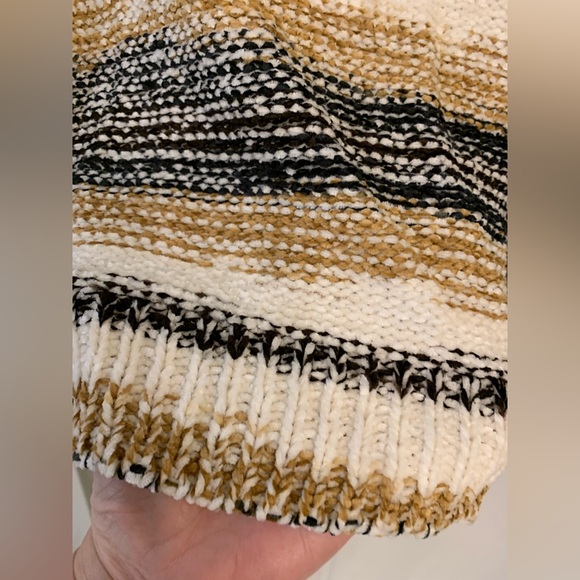 POL Abstract Stripe V-Neck Pullover Sweater NWOT 🌴 - Picture 8 of 11